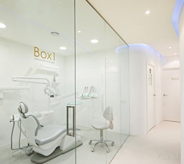 Starkly Minimal Offices