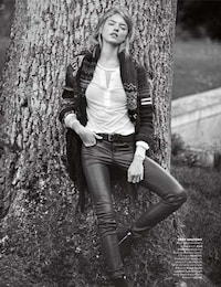 Opulent Outback Editorials Image 8