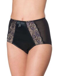 Sultry Maternity Lingerie Image 7