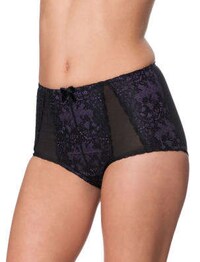 Sultry Maternity Lingerie Image 8