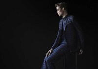 Distinguished Venetian Attire Image 2