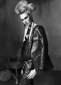 Ballooning Hair Editorials Image 6