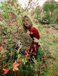 Surreal Sorcerer Style Editorials Image 7