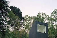 Seriously Sloped Houses Image 2