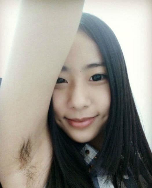 Ungroomed Armpit Selfies