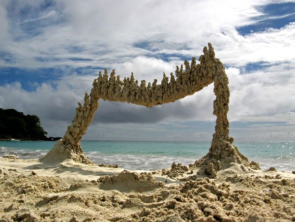 24 Beach Art Installations