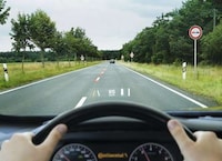 Futuristic Windshield Displays Image 4