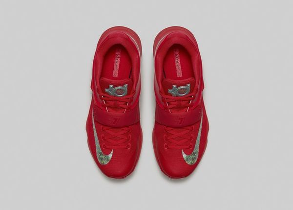 Travel-Inspired Basketball Shoes Image 2