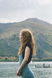 Sun-Drenched Outdoorsy Editorials Image 2