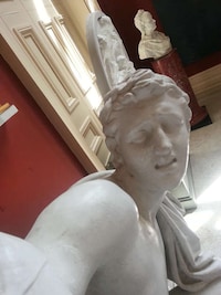 Satirical Statue Selfies Image 2