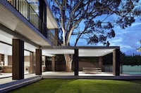 Modernist Zen Abodes Image 8