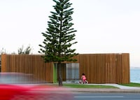 Beachfront Shower Blocks Image 4