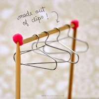 Paperclip Doll Hangers Image 3
