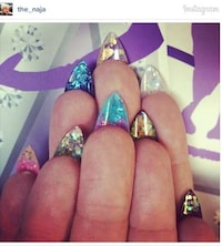 Bizarre Reverse Manicures Image 3