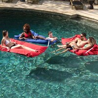Romantic Pool Floats Image 3