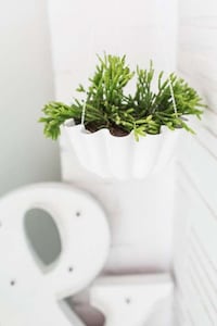 DIY Bundt Cake Hangers Image 8