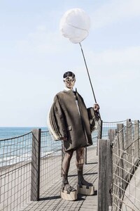 Sculptural Futurism Editorials Image 6