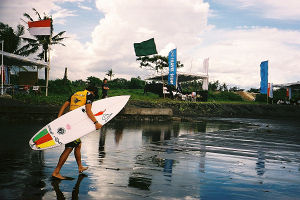 55 Surfer Fashion Examples