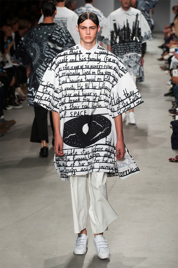 80 Textual Fashion Examples