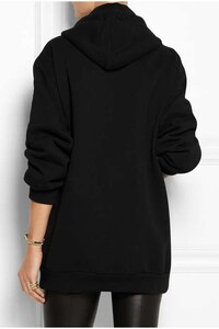 Handbag-Integrated Hoodies Image 2