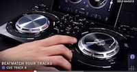 Digital DJ Controllers Image 4