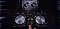Digital DJ Controllers Image 7