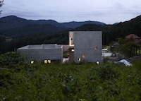 Contemplative Library Homes Image 4