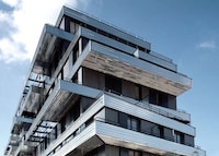 Reflective Balcony Abodes Image 3