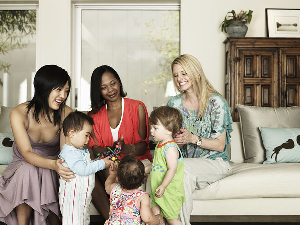 24 Online Parenting Communities