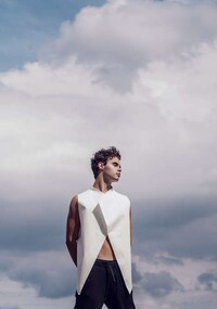 Flexing Model Portraits Image 3