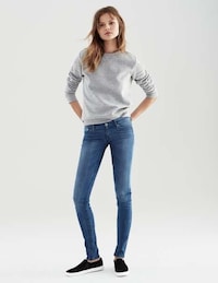 Effortless Denim Lookbooks Image 3