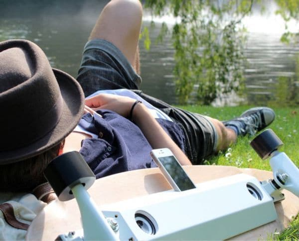 Smartphone-Powering Skateboards