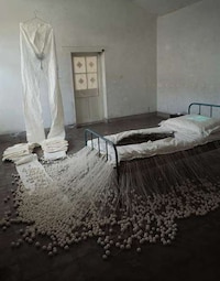 Surreal Silk Sculptures Image 4