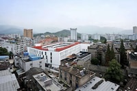 Rooftop Running Track Architecture Image 3