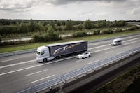Luxury Self-Driving Trucks Image 3