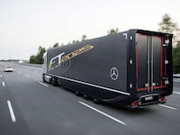 Luxury Self-Driving Trucks Image 6
