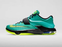 Lightning-Inspired Shoes Image 7