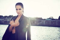 Chic Canal Photoshoots Image 5