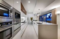 Extravagantly Futuristic Abodes Image 5