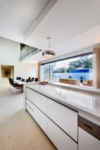 Extravagantly Futuristic Abodes Image 6