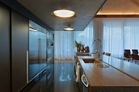 Exuberant Luxury Lodgings Image 7