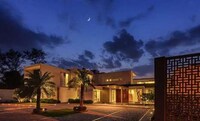 Composed Courtyard Villas Image 6
