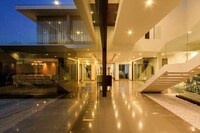 Composed Courtyard Villas Image 8