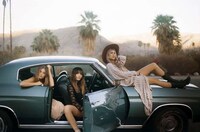 Retro Wanderlust Editorials Image 7