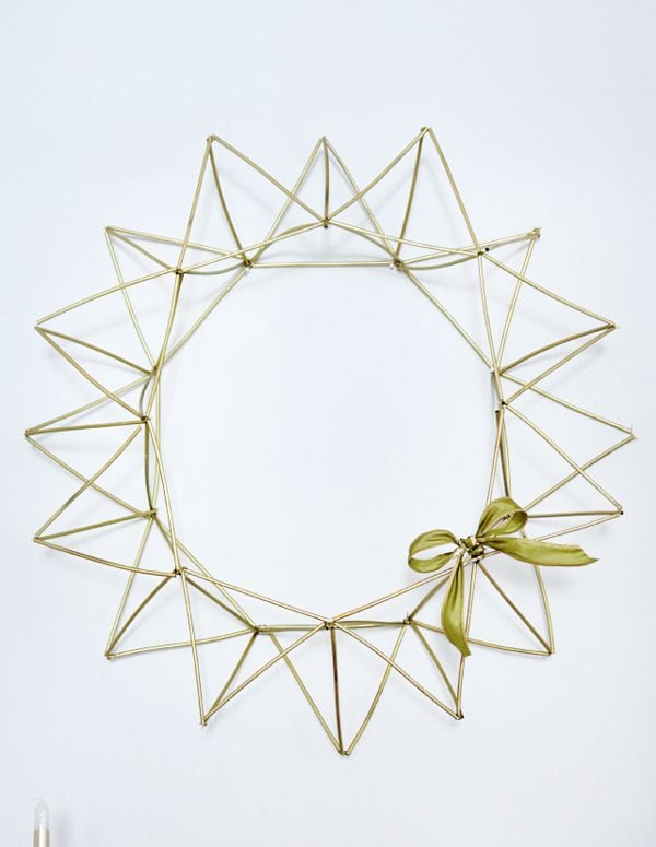 25 Whimsical Holiday Wreath Ideas