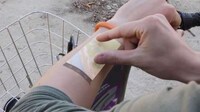 Touchscreen-Projecting Bracelets Image 7