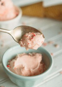 Festive Feline Desserts Image 4