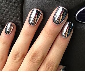 25 Festive Holiday Manicures