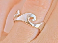 Wavy Water Rings Image 4
