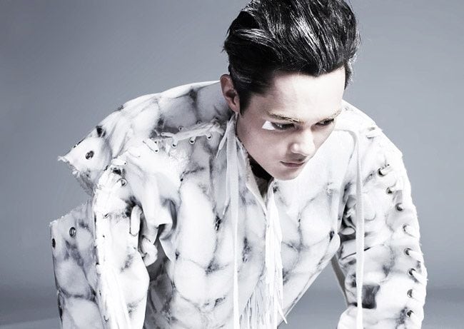 Deconstructed Hi-Tech Knitwear